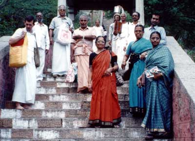 Tiruppugazh Sangamam members visit Valli Malai, October 2001